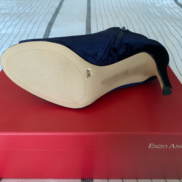 NIB ENZO ANGIOLINI BLUE VELVET BOOTIES - Picture 3 of 5